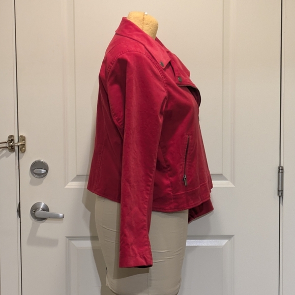 EUC Torrid 2X Bright Red Cotton Blend Velveteen Moto Jacket - Picture 4 of 9